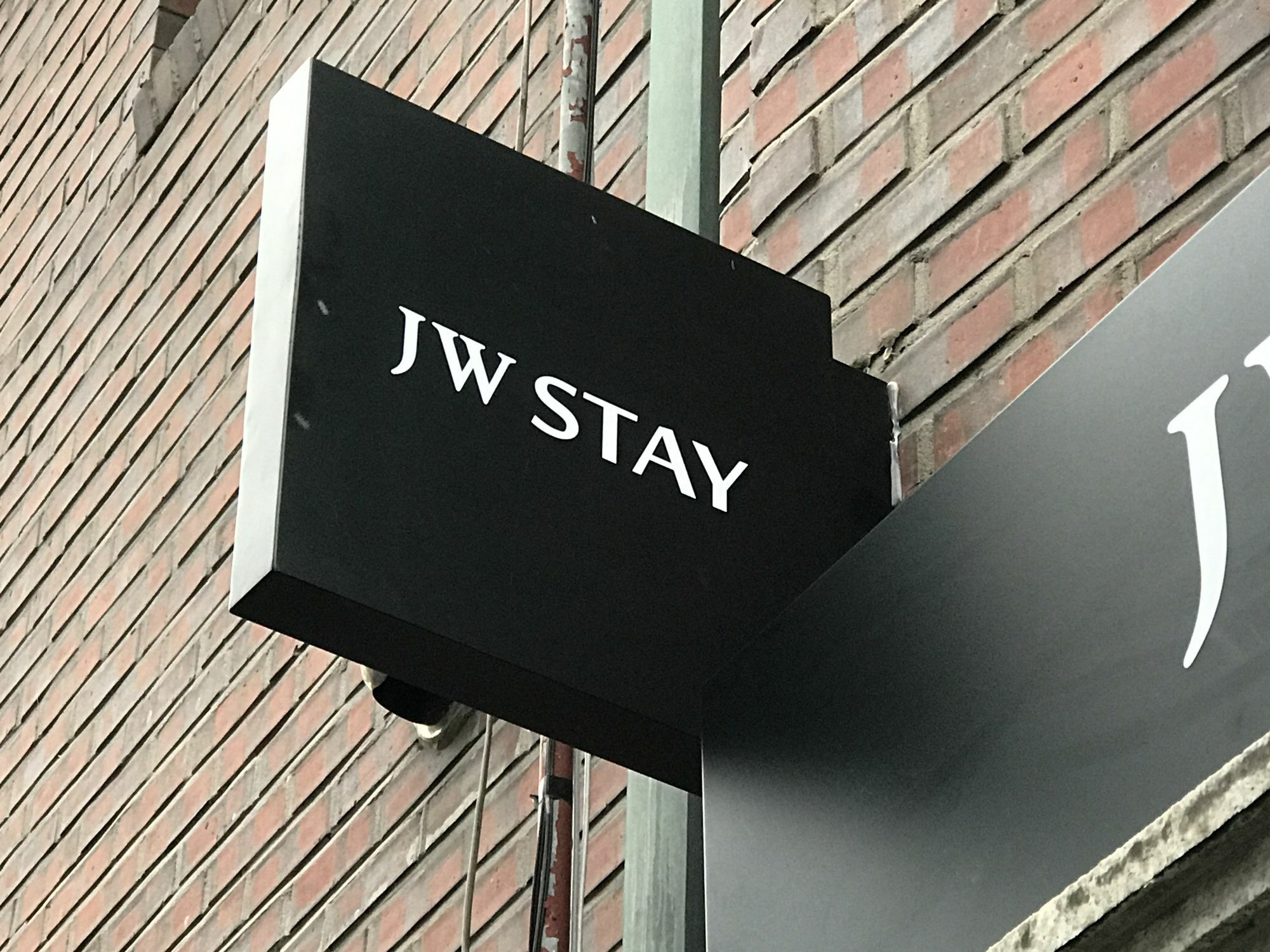Jw In Hongdae 2*
