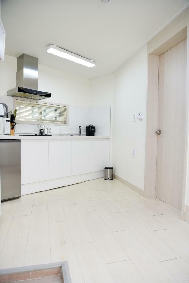 Jw In Hongdae Guest house